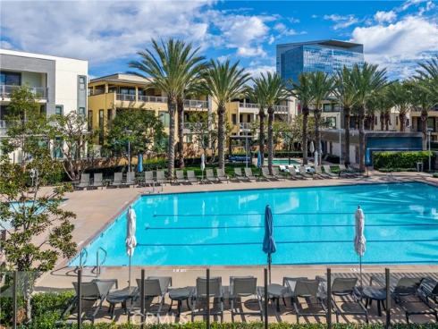 202 Tribeca , Irvine, CA