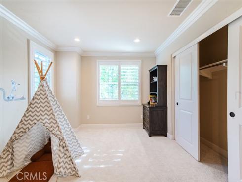 65  Rolling Green  , Irvine, CA