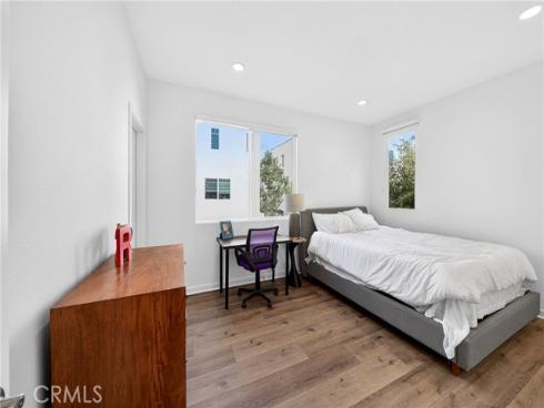 335 Magnet , Irvine, CA