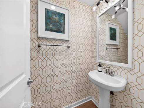 335 Magnet , Irvine, CA