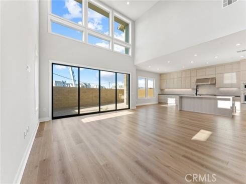 209 Stage , Irvine, CA