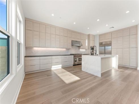 209 Stage , Irvine, CA