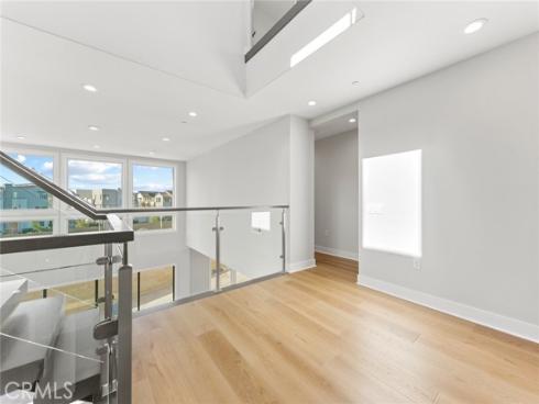 209 Stage , Irvine, CA