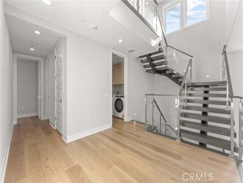 209 Stage , Irvine, CA