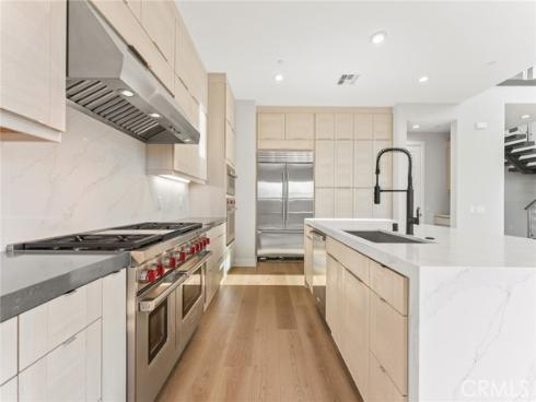 209 Stage , Irvine, CA