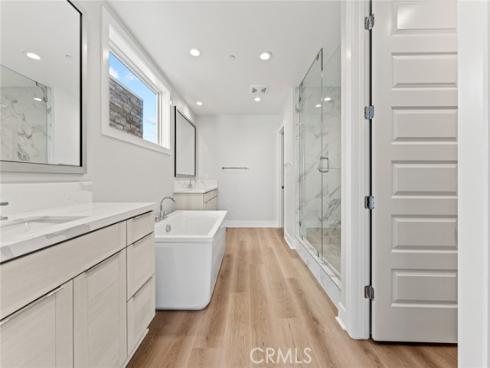 209 Stage , Irvine, CA