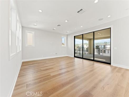 209 Stage , Irvine, CA