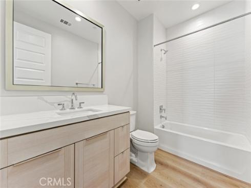 209 Stage , Irvine, CA