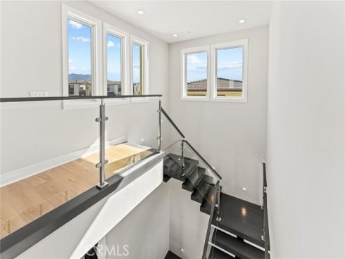 209 Stage , Irvine, CA