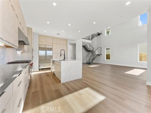 209 Stage , Irvine, CA