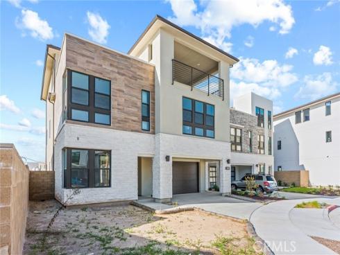 209  Stage  , Irvine, CA