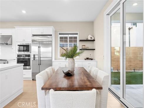 126 Scale , Irvine, CA