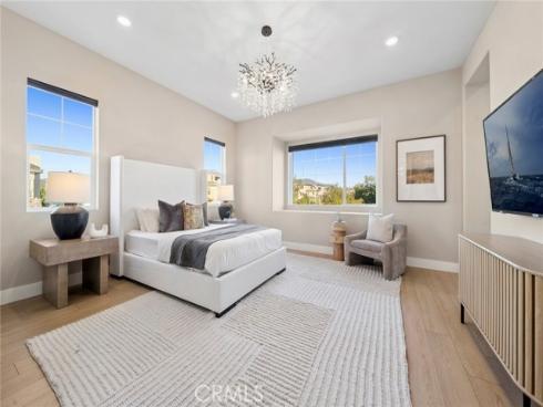 126 Scale , Irvine, CA