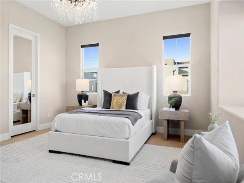 126 Scale , Irvine, CA