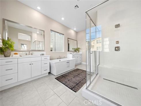 126 Scale , Irvine, CA