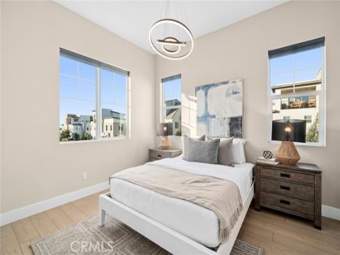 126 Scale , Irvine, CA