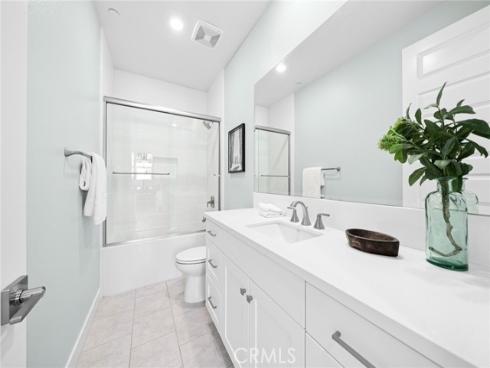 126 Scale , Irvine, CA