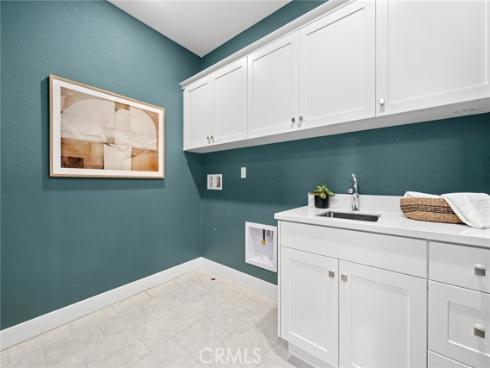 126 Scale , Irvine, CA