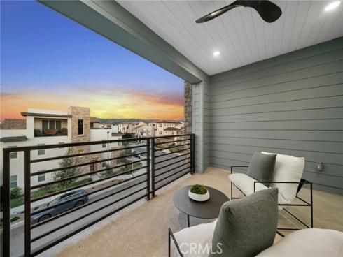 126 Scale , Irvine, CA