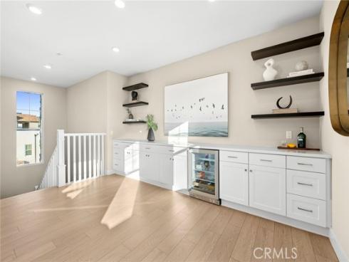 126 Scale , Irvine, CA