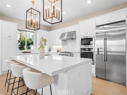 126 Scale , Irvine, CA