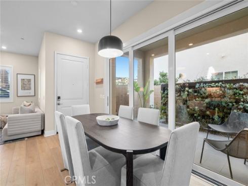 163 Crossover , Irvine, CA