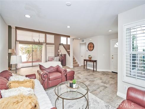 19  Las Cruces  , Irvine, CA