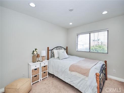 19  Las Cruces  , Irvine, CA