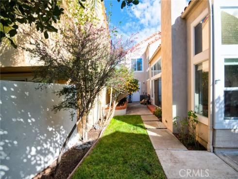 19  Las Cruces  , Irvine, CA