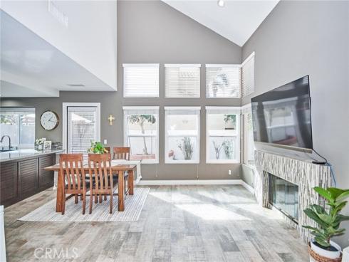 19  Las Cruces  , Irvine, CA