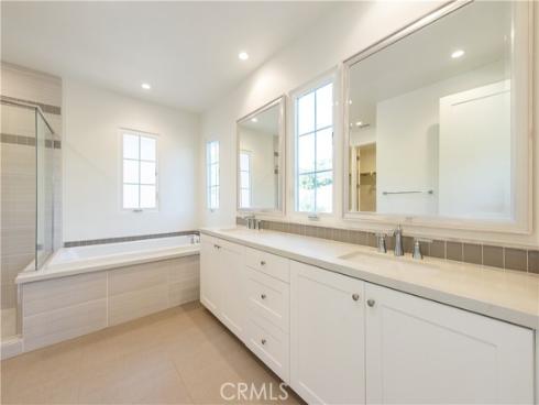 162  Statura  , Irvine, CA