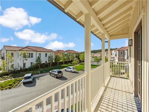 162  Statura  , Irvine, CA