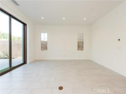 162  Statura  , Irvine, CA