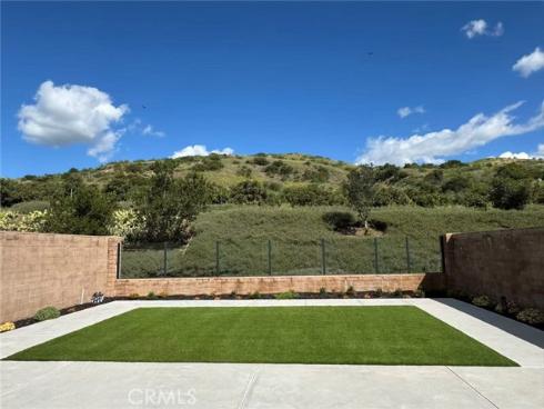 162  Statura  , Irvine, CA