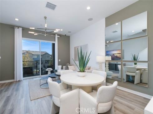 1077  Cadence  , Irvine, CA