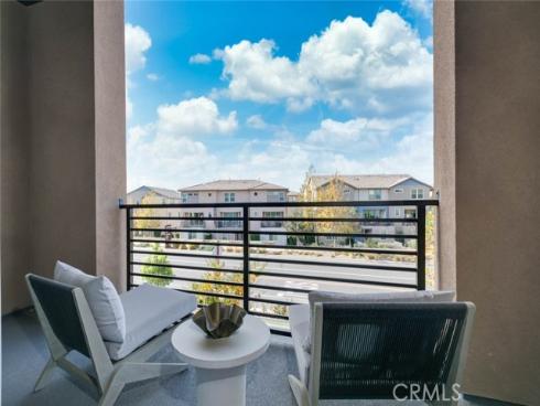 1077  Cadence  , Irvine, CA