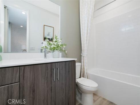 1077  Cadence  , Irvine, CA