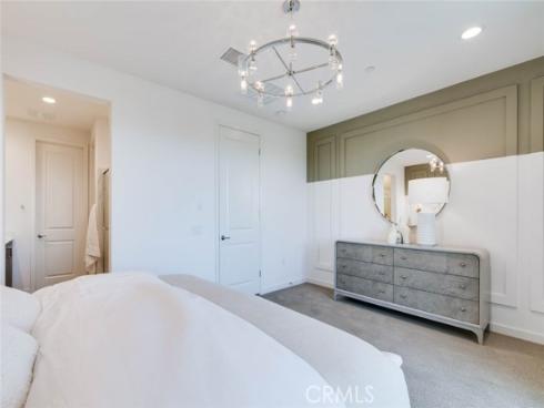 1077  Cadence  , Irvine, CA