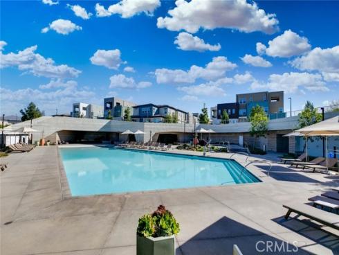 1077  Cadence  , Irvine, CA