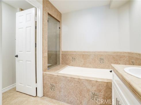 2243  Martin  217 , Irvine, CA