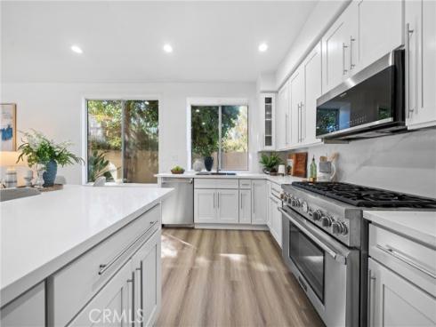 18 Broadleaf , Irvine, CA