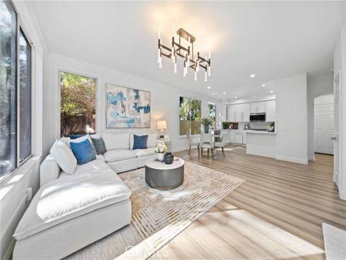 18 Broadleaf , Irvine, CA