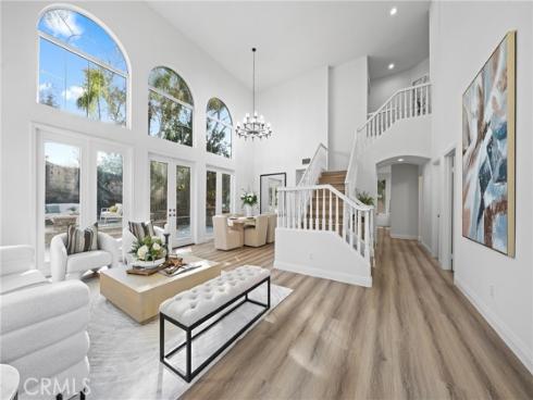 18 Broadleaf , Irvine, CA