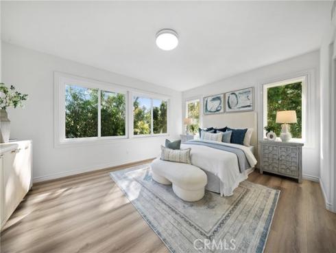 18 Broadleaf , Irvine, CA