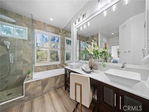 18 Broadleaf , Irvine, CA