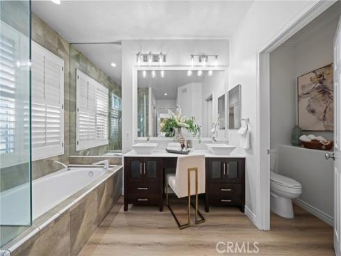 18 Broadleaf , Irvine, CA