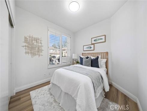 18 Broadleaf , Irvine, CA