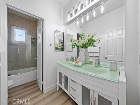 18 Broadleaf , Irvine, CA