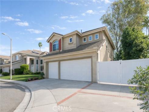 18 Broadleaf , Irvine, CA