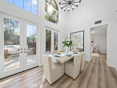 18 Broadleaf , Irvine, CA